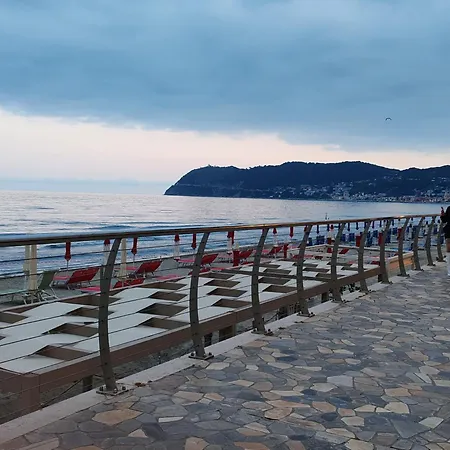 Vista Mare アパート
